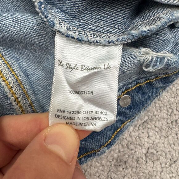 The Style Between Us Distressed Denim Jacket Womens Medium Ripped Acid Wash - Picture 9 of 15